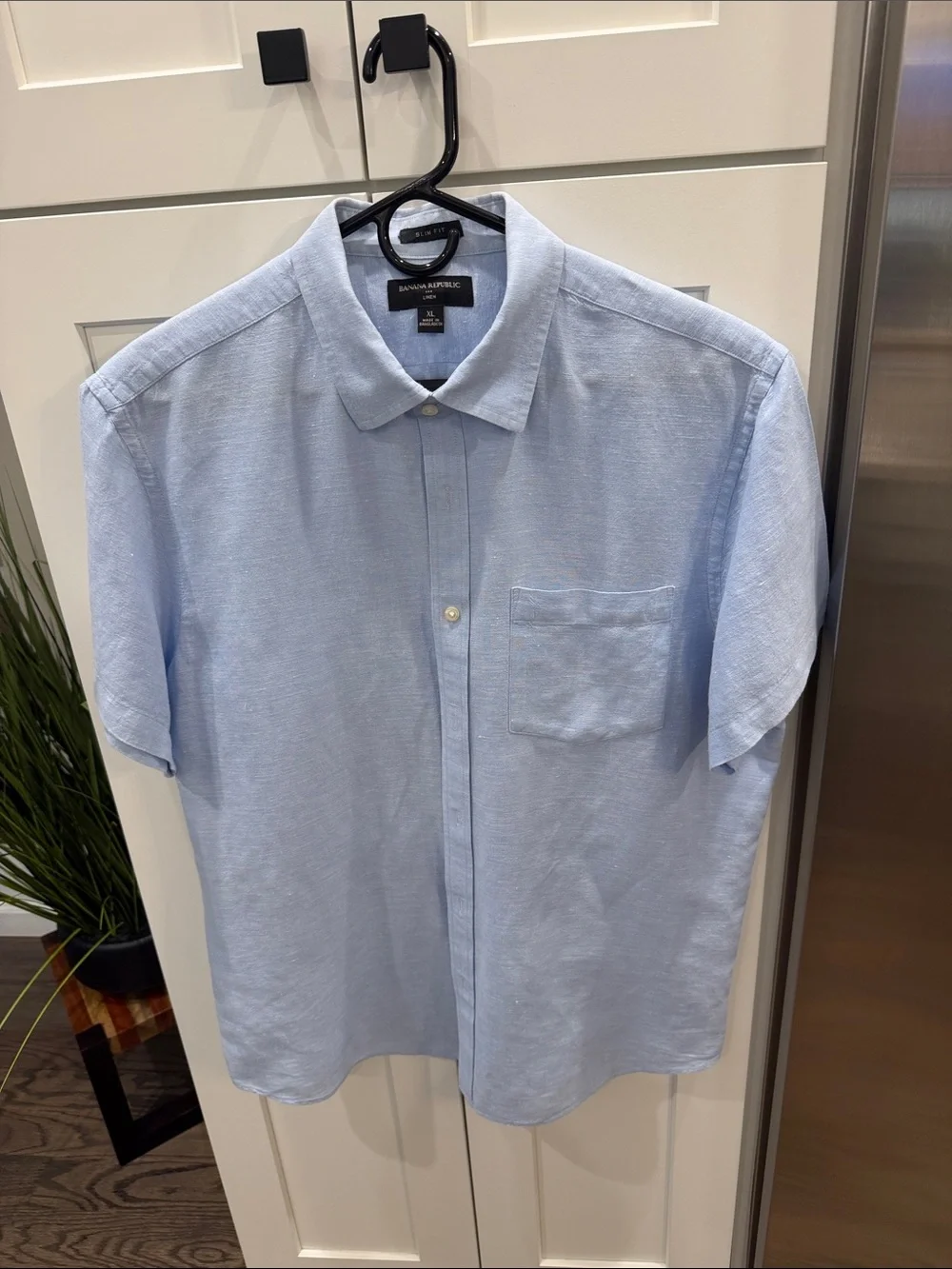 Banana Republic Light Blue Short Sleeve Button-Down Shirt